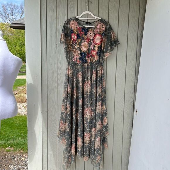 Tolani Sheer Floral Embroidered Maxi Dress - Flexible Sizing - Picture 2 of 12